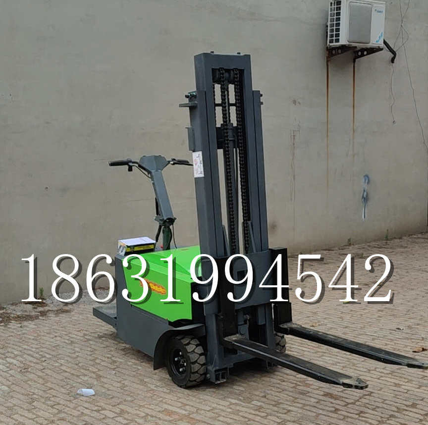 高树乡优程全电动叉车插腿式堆高车液压装卸车1.5吨升高小型站驾式铲车